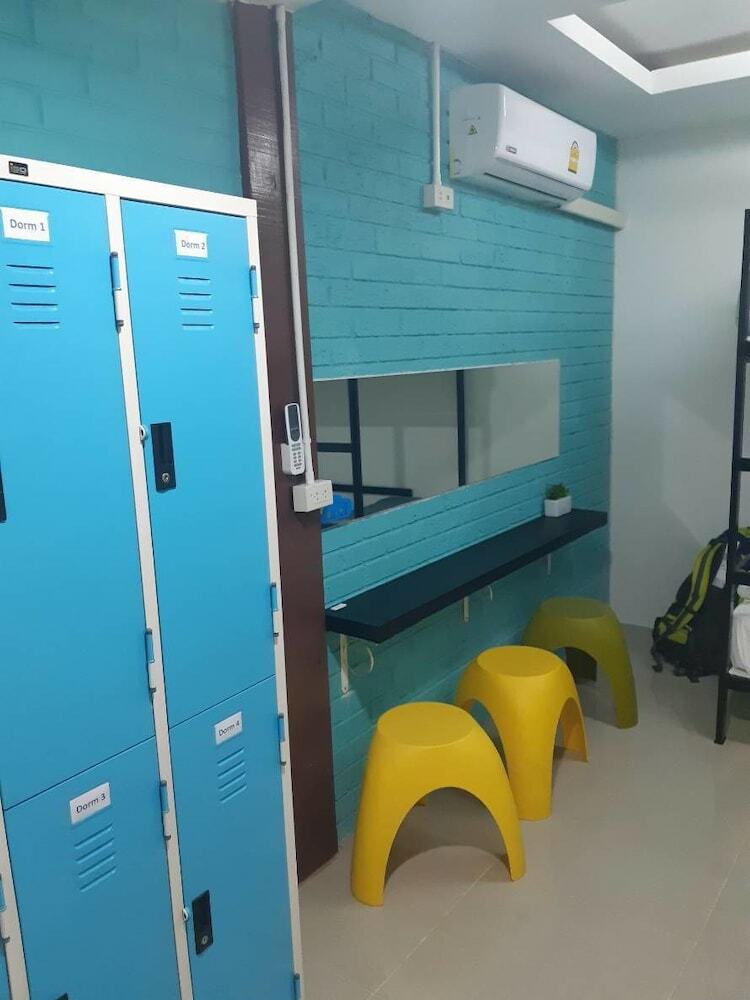 Hotel At We Patong Hostel