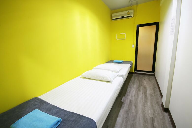 Hostal The Pillow Hostel
