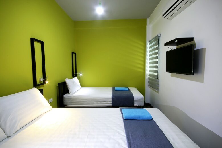 Hostal The Pillow Hostel