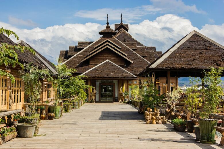 Hotel Royal Nadi Resort