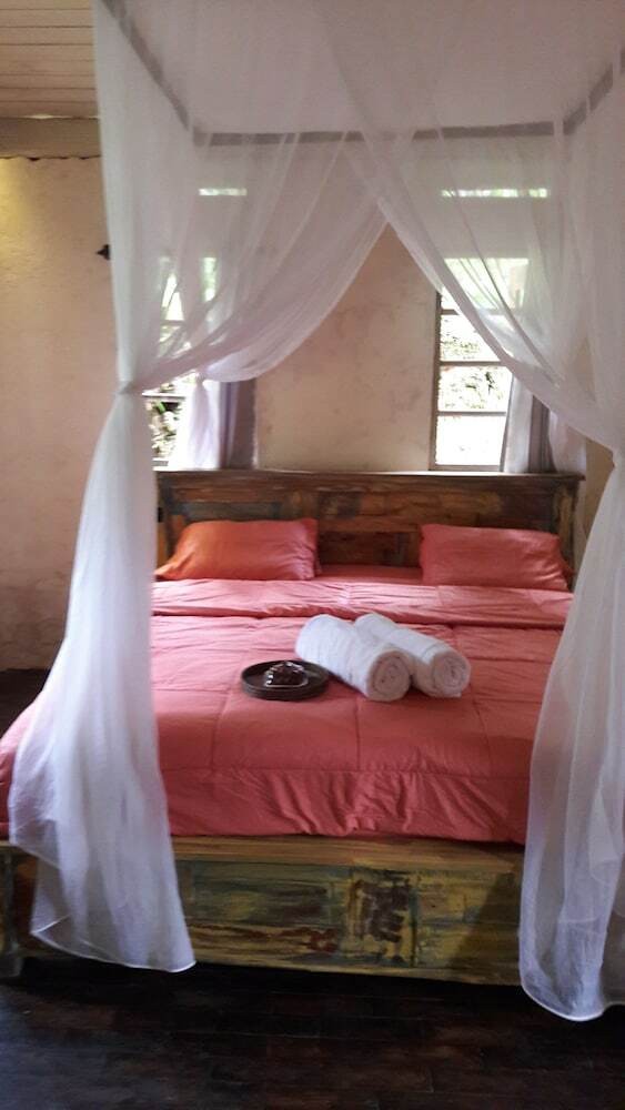 Hotel Tepi Sawah Lodge