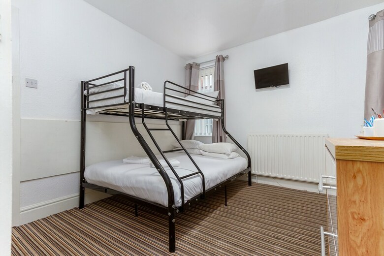 The New Sandringham Court Hotel