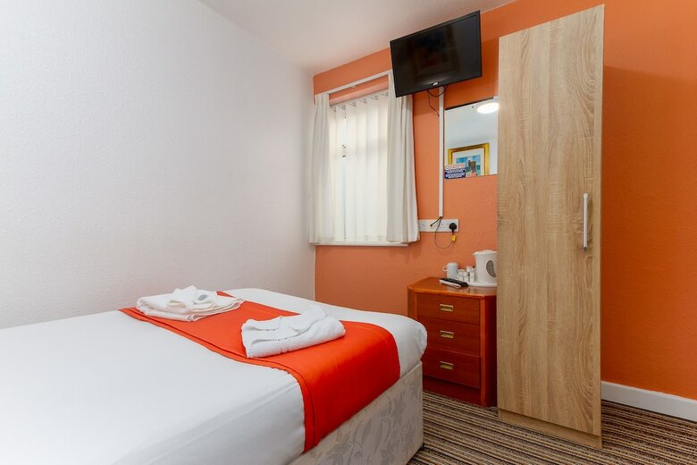 The New Sandringham Court Hotel