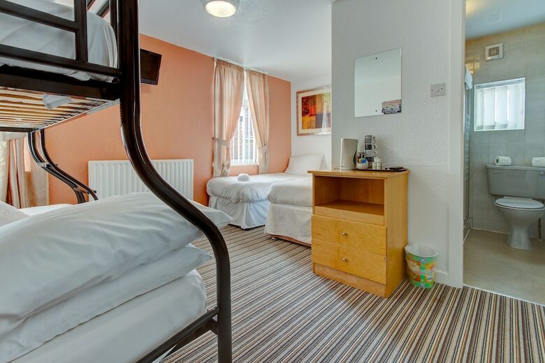 The New Sandringham Court Hotel
