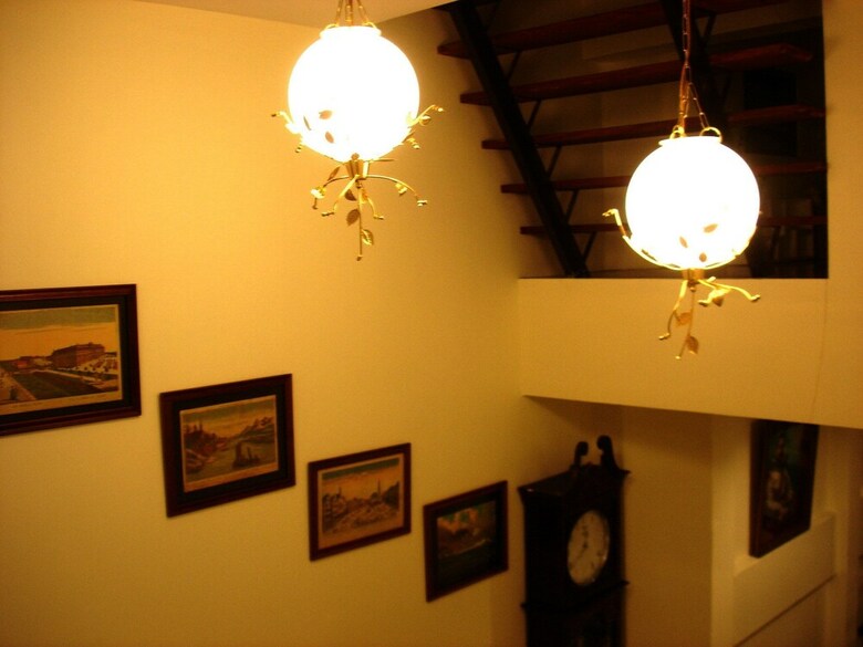 Hotel The Bang Khun Phrom Suites