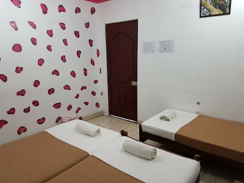 Hotel Hostel 107