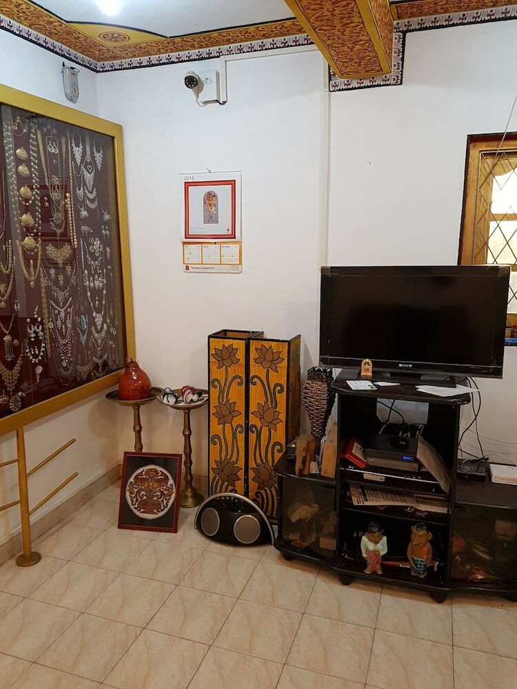 Hotel Hostel 107