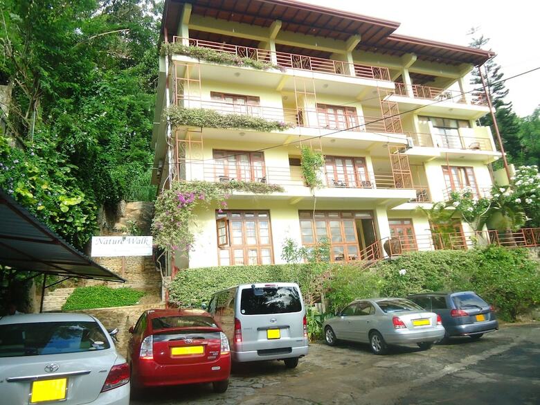 Hotel Nature Walk Resort