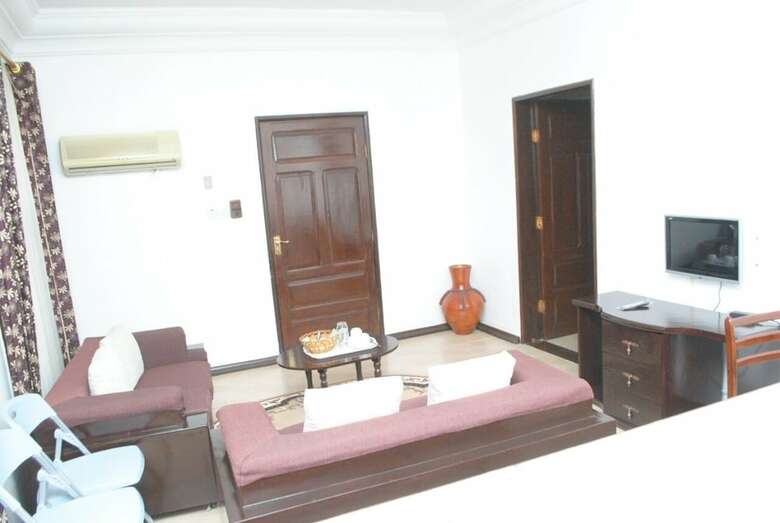Hotel Roc Heights Lodge