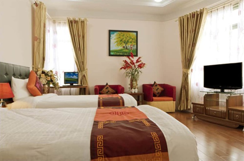 Urban Alley Hotel