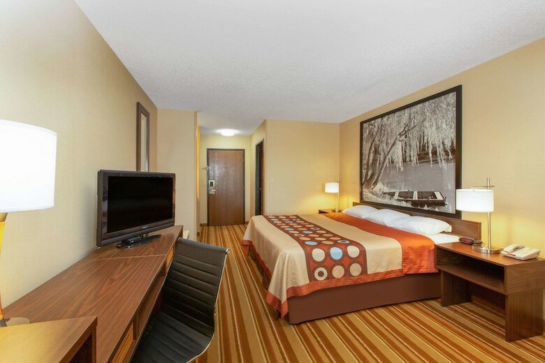Hotel Super 8 By Wyndham Salina I-70