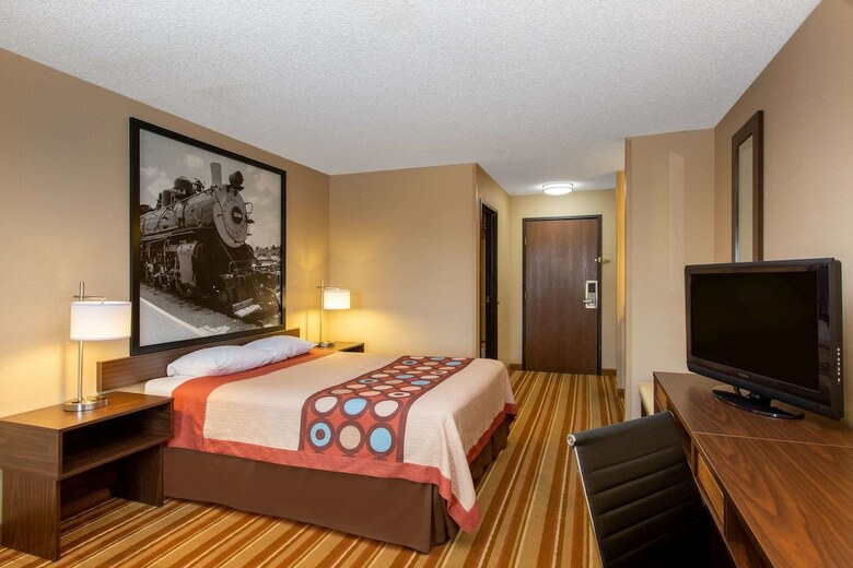 Hotel Super 8 By Wyndham Salina I-70