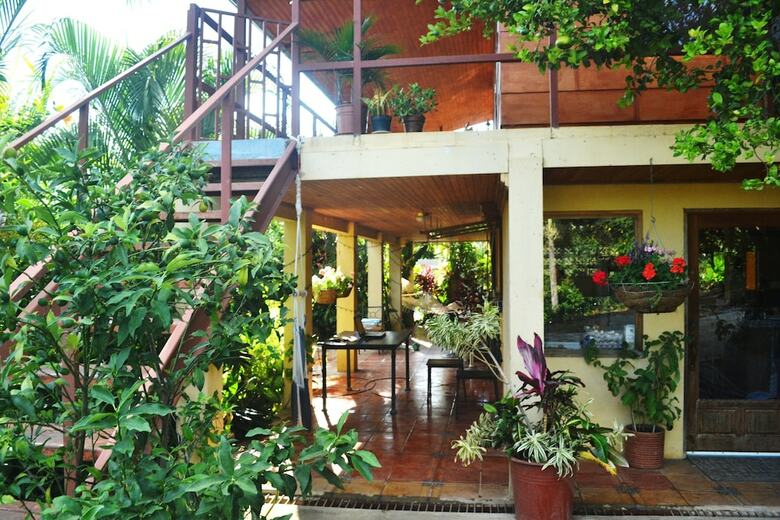 Bed & Breakfast Eden Atenas