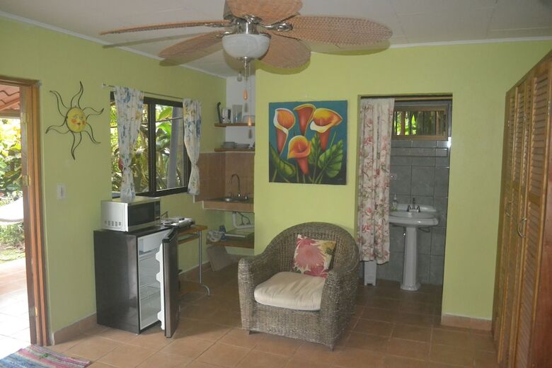Bed & Breakfast Eden Atenas