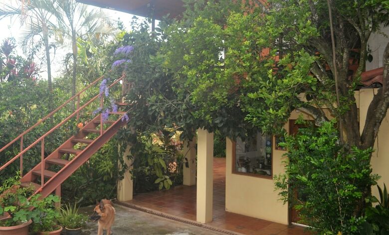 Bed & Breakfast Eden Atenas