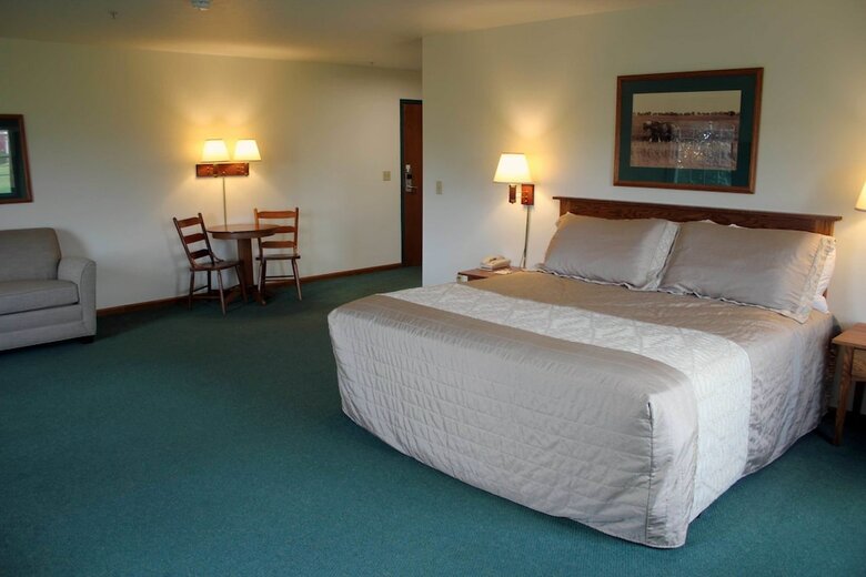 Hotel Farmstead Inn & Conference Center