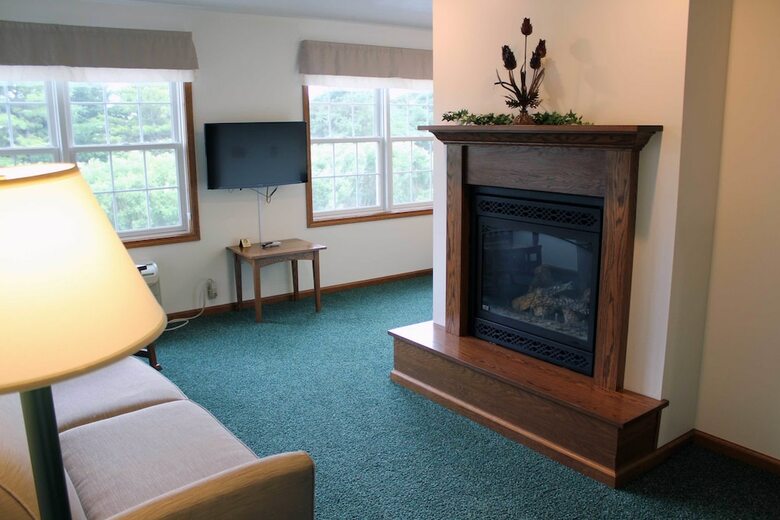 Hotel Farmstead Inn & Conference Center