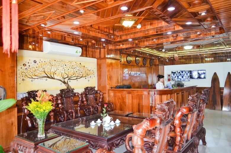San San Hotel