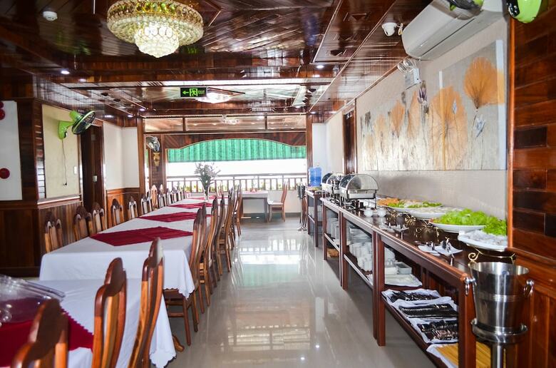 San San Hotel