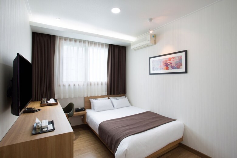 Hotel We6