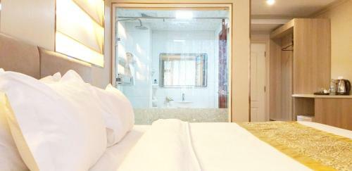The Travellers Hotel