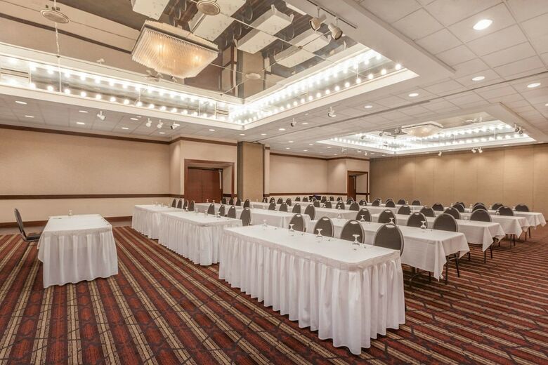 Hotel Wyndham Garden Sterling Heights