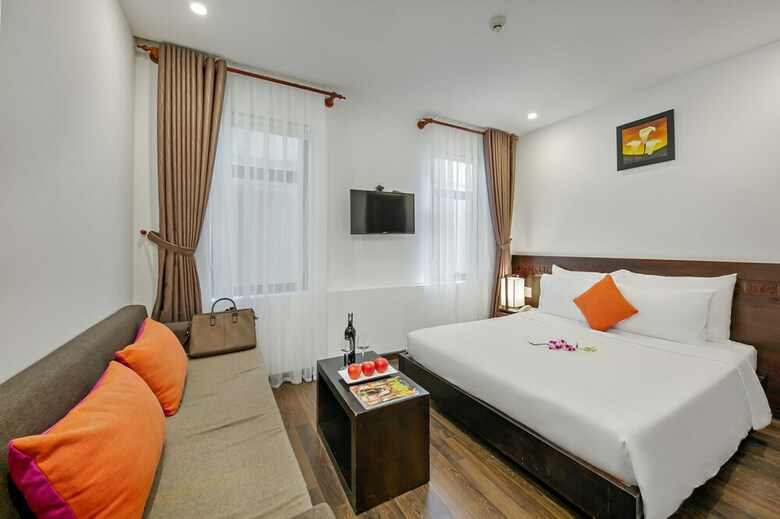 Emily Hotel & Apartments