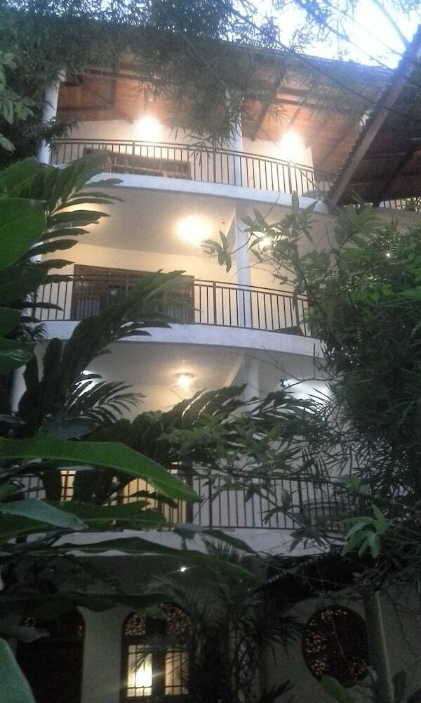 Hotel Srimali's Residence