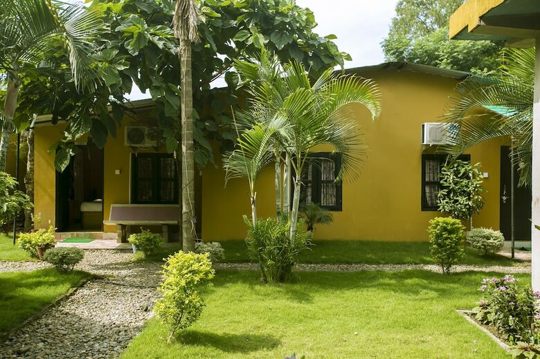 Sauraha Nana Hotel