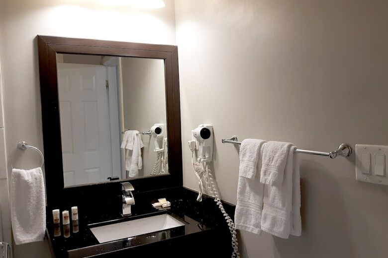 Apartamentos Hotel Oshawa Downtown