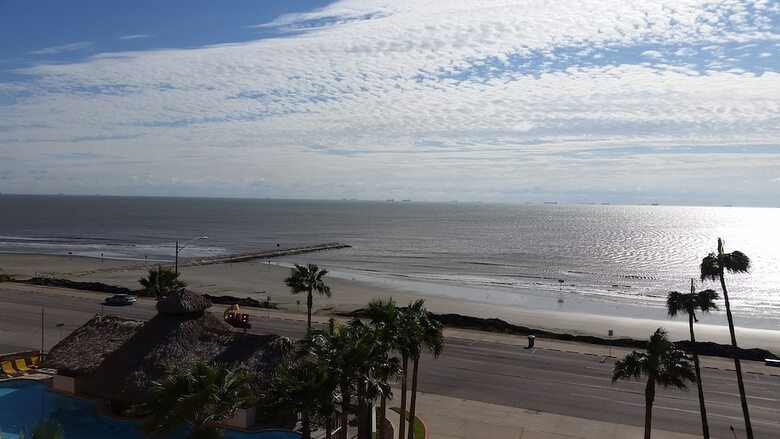 Doubletree By Hilton Hotel Galveston Beach