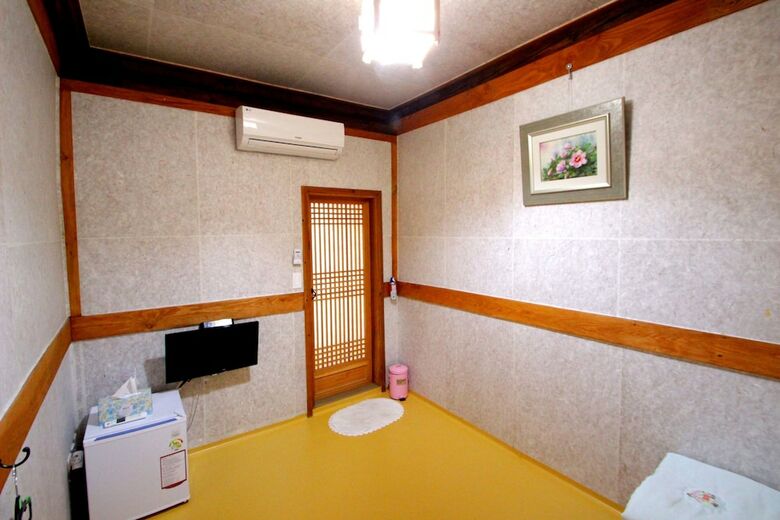 Hotel Happiness Full Guesthouse