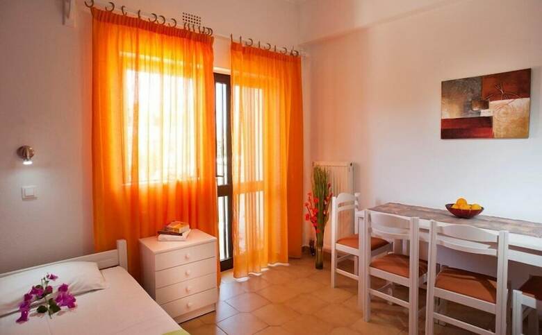 Aparthotel Nikolas Suites