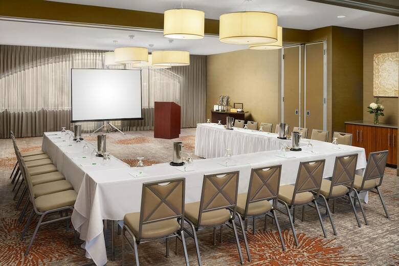 Hotel Holiday Inn Charlotte University Executive Park