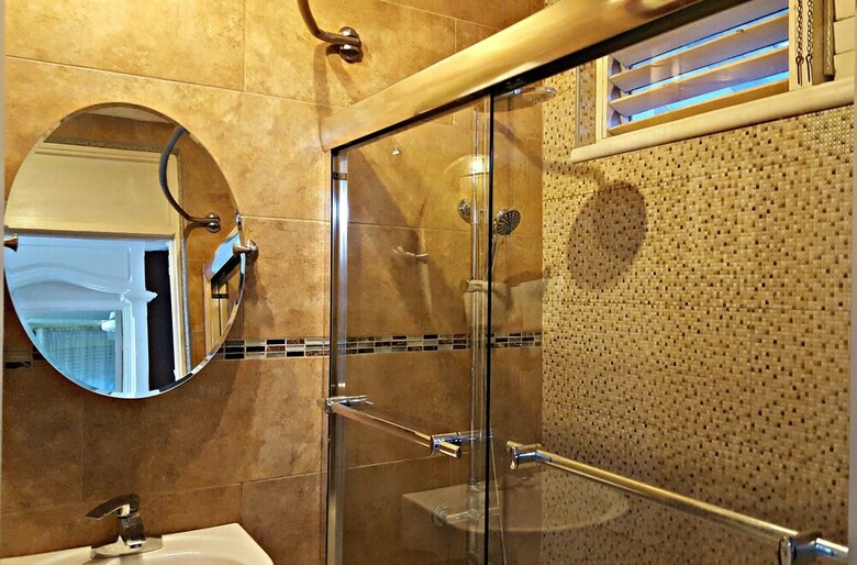 Private 2 Bedroom Condo A31 Sandcastle