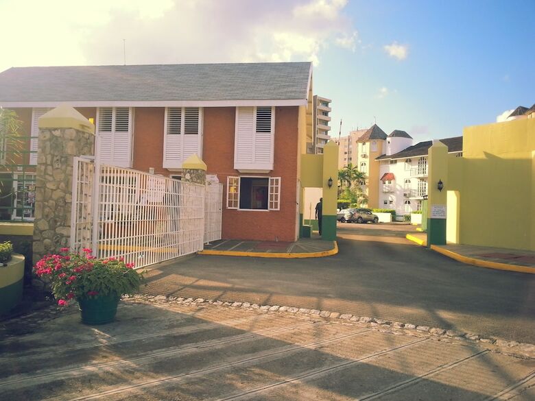 Private 2 Bedroom Condo A31 Sandcastle