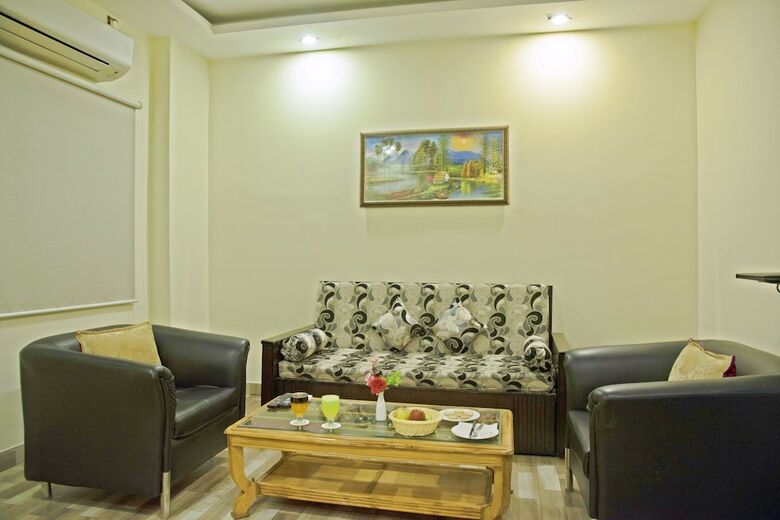 Hotel Genx Plaza Mughalsarai