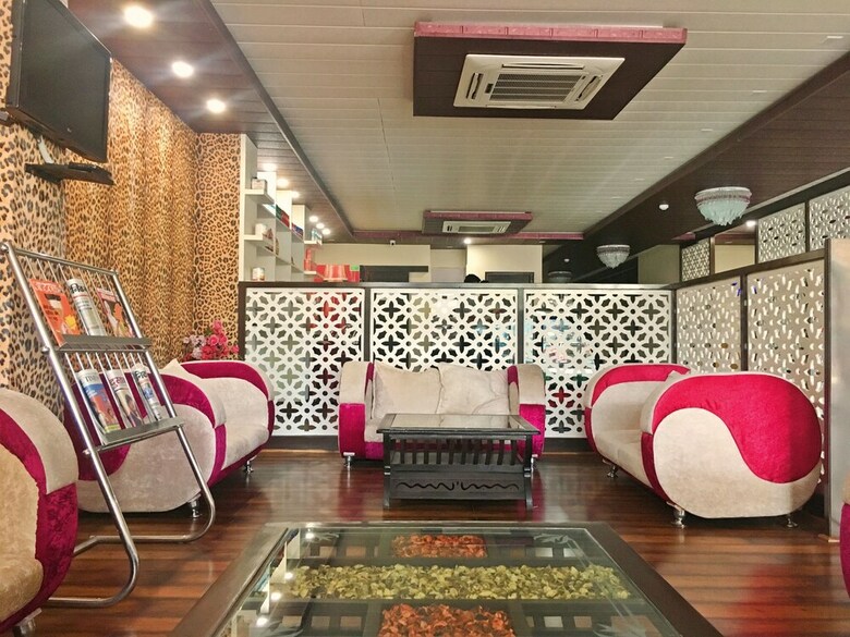 Hotel Genx Plaza Mughalsarai