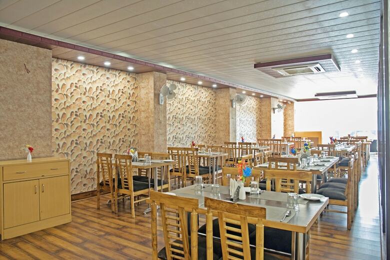 Hotel Genx Plaza Mughalsarai