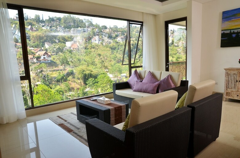 Cempaka Villa Dago Private Pool