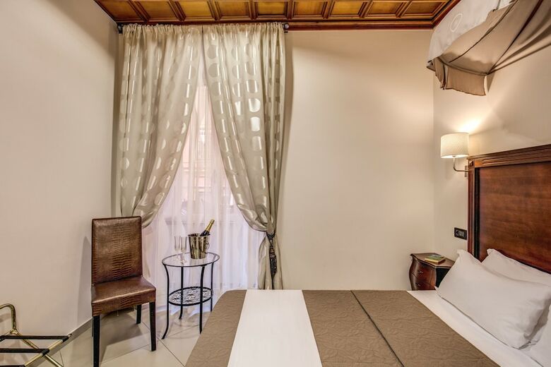 Hotel Artemis Guest House