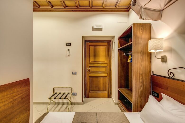 Hotel Artemis Guest House