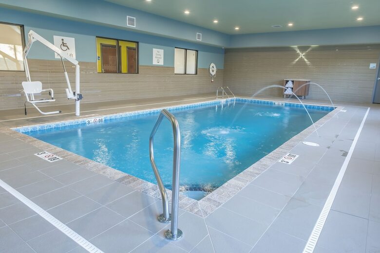 Hotel Holiday Inn Express & Suites Clarion