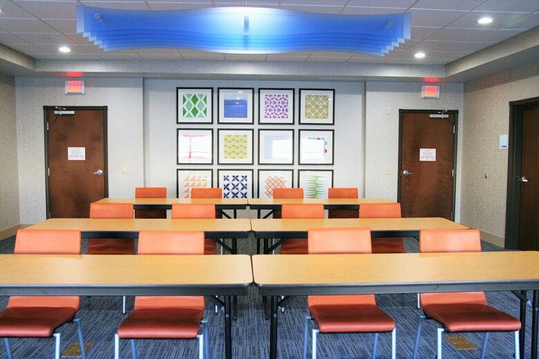 Hotel Holiday Inn Express & Suites Clarion
