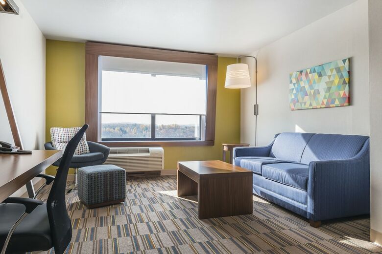 Hotel Holiday Inn Express & Suites Clarion