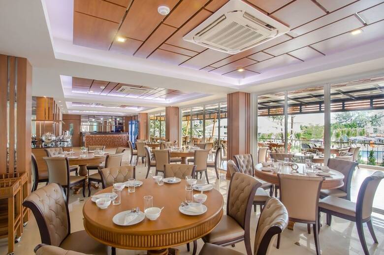 Saint Tropez Beach Resort Hotel