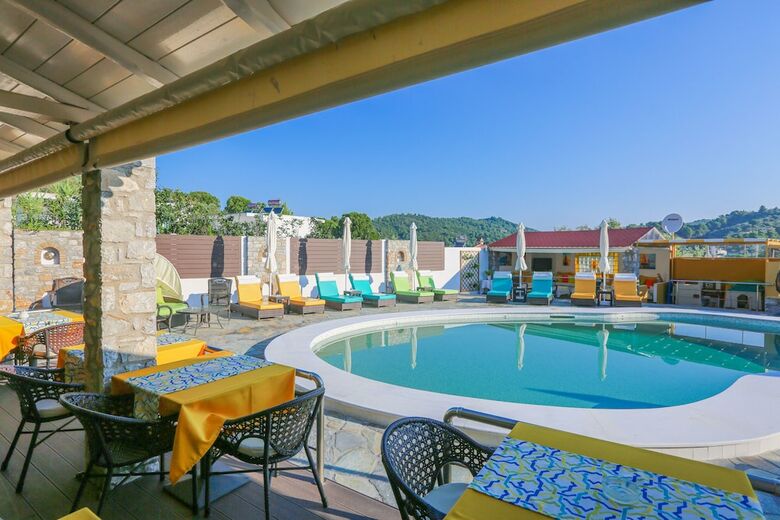 Apartamentos Skiathos Island Suites