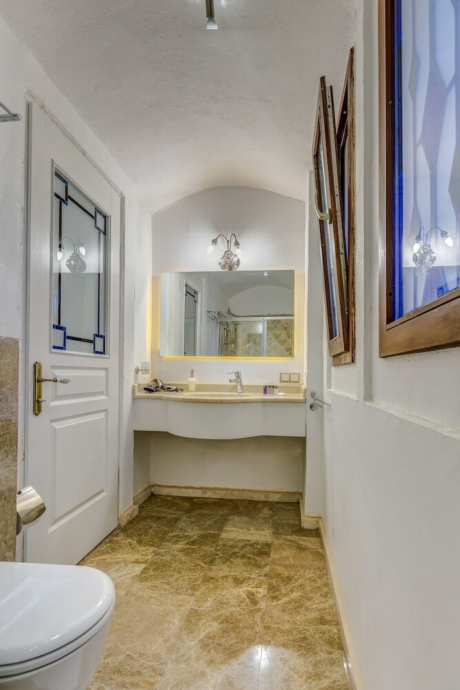 Hotel Cunda Battalos K���k Otel