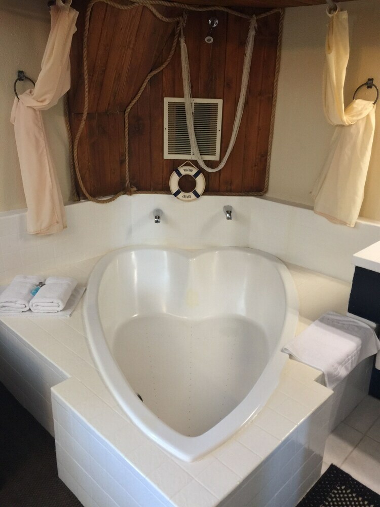 Hotel Don Q Inn
