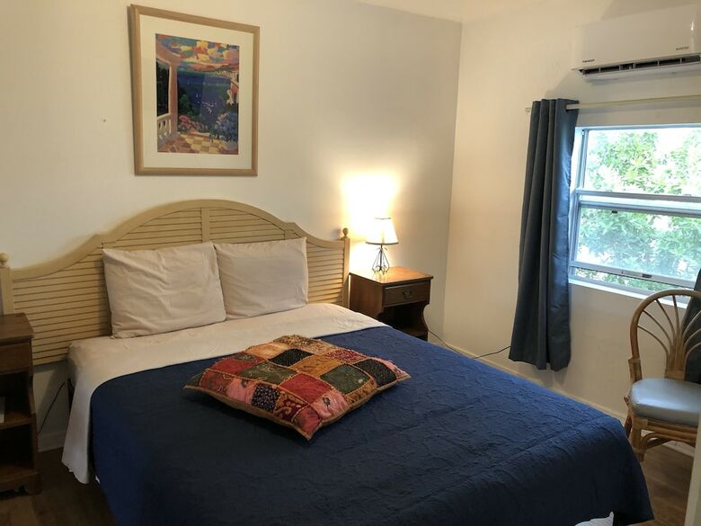 Rose Motel